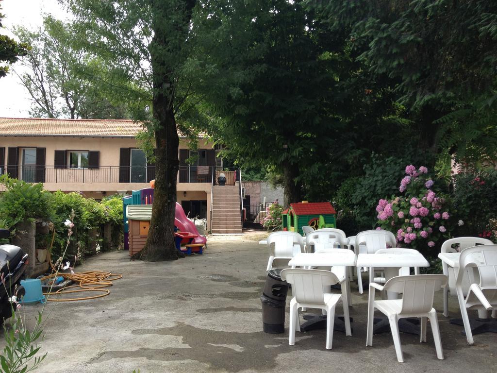 Hostellerie du loup Villeneuve-Loubet Extérieur photo