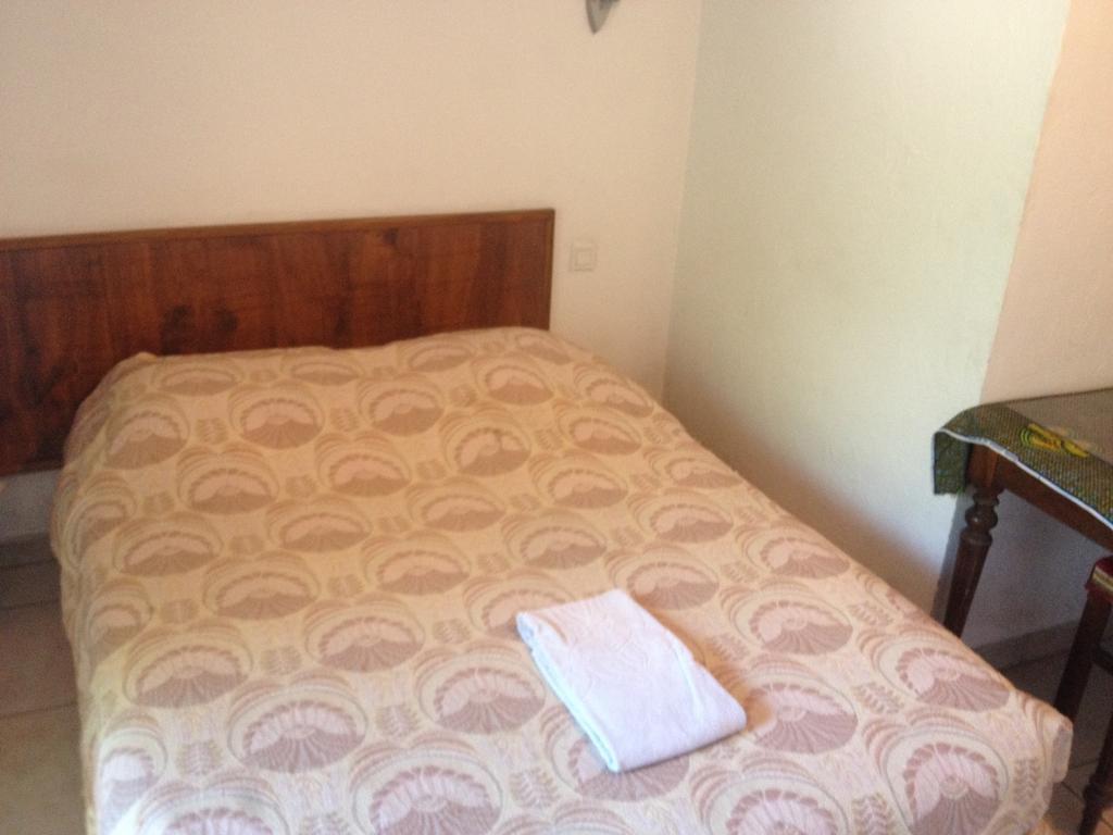 Hostellerie du loup Villeneuve-Loubet Chambre photo