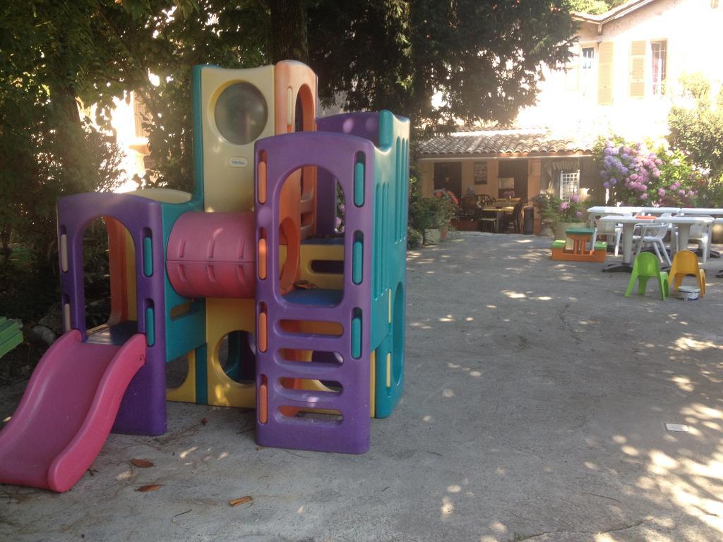Hostellerie du loup Villeneuve-Loubet Extérieur photo